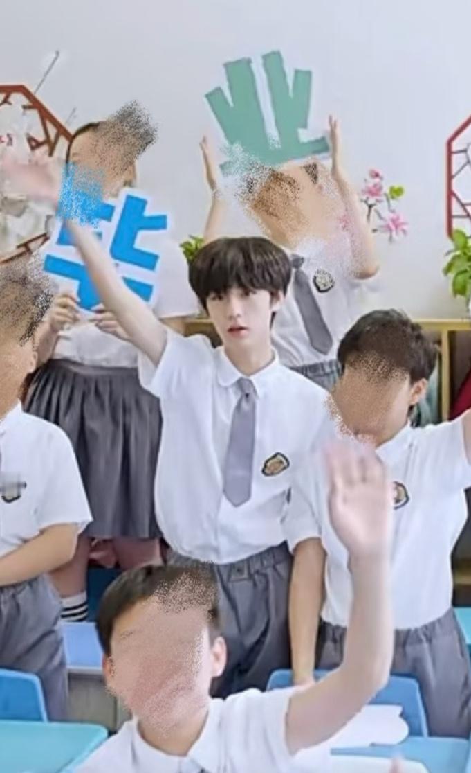 猫的树老师，您看这位13岁小男孩能否有幸饰演你下部校园偶像剧的男主未成年时期呢