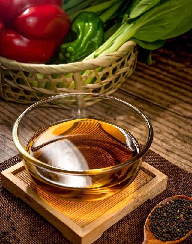 花生油和菜籽油哪个好？多数人一直用错，难怪炒菜不香还不健康