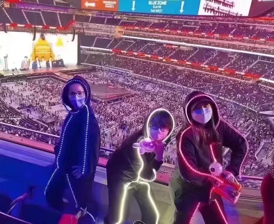 如何让偶像在演唱会之上注意到你： ​​​
