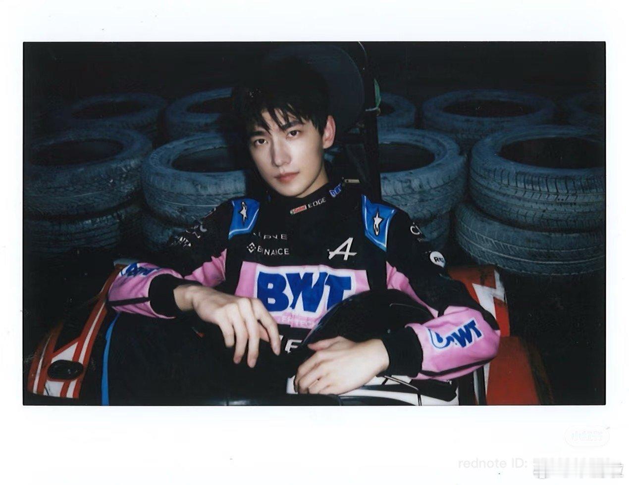 杨洋跨年用美图说话！一口气清库存，鲜活神颜看不够，爱你哟！杨洋一口气把库存都清完