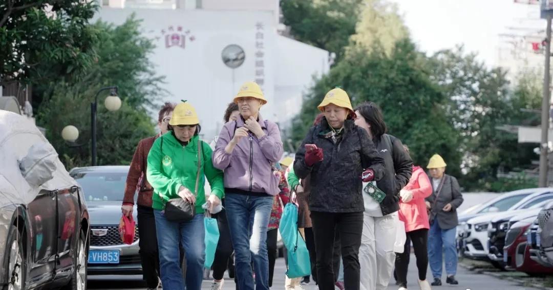 杨浦news小杨带你看新闻【漫步杨浦社区，邂逅“老地方”的“新风景”】10月28