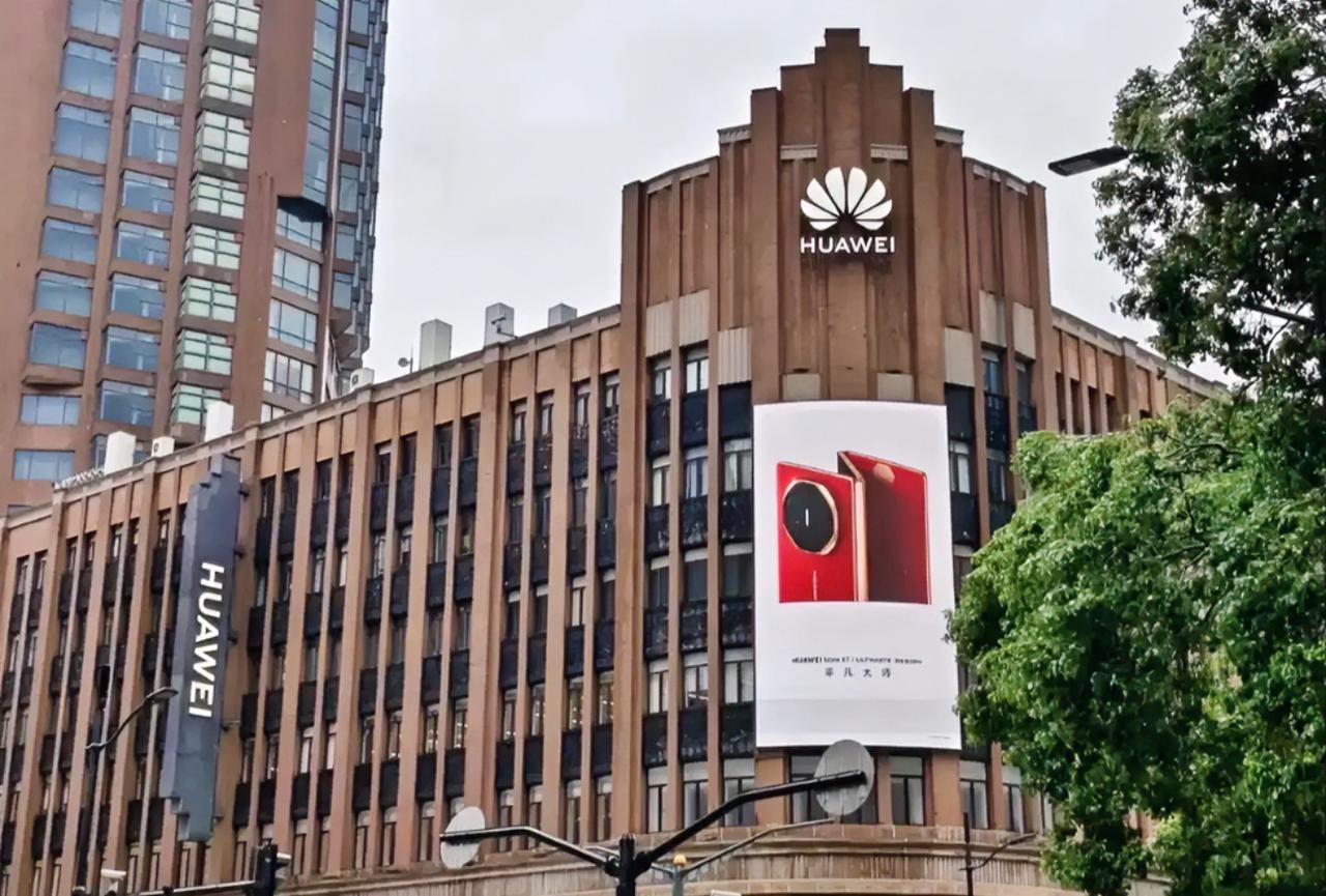 都学“坏”了。华为不上市，大疆不上市，现在连那个猛得一塌糊涂的AI新贵DeepS