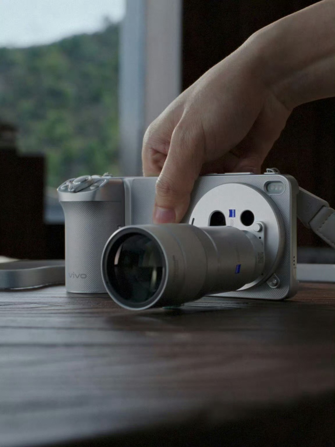 vivo X300 Ultra 价格定一个7999元，这个可以吗 