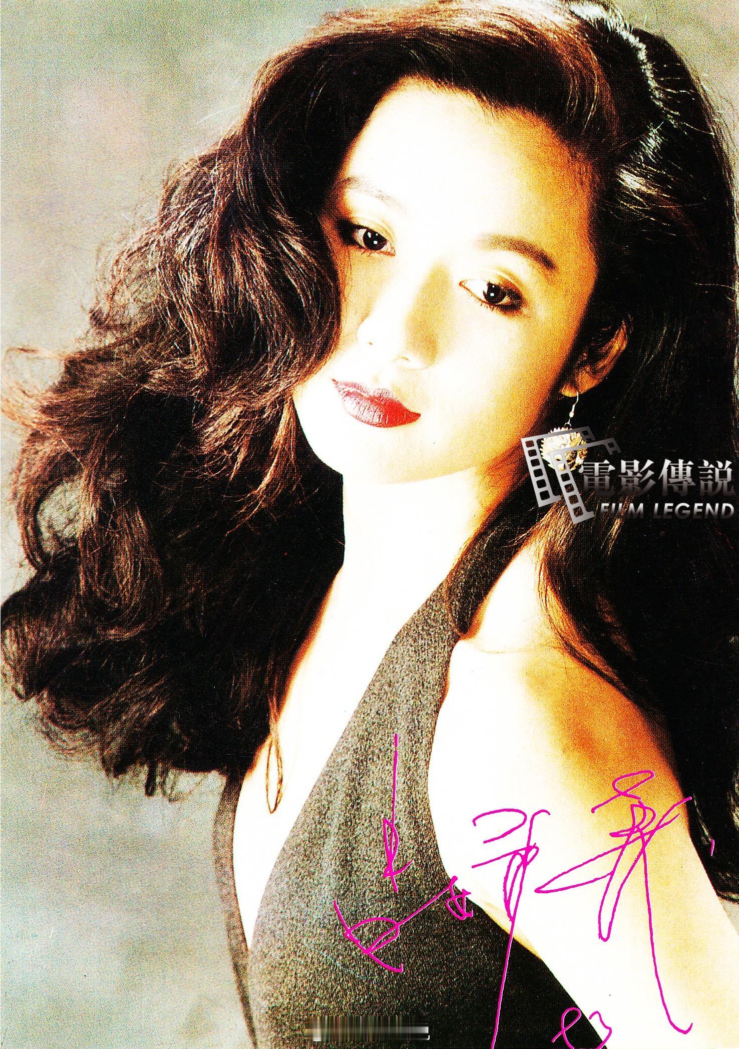 #電影傳說扫描# 1993年，#吕秀菱# 赴云南拍摄电影《云南故事》，这期间她接