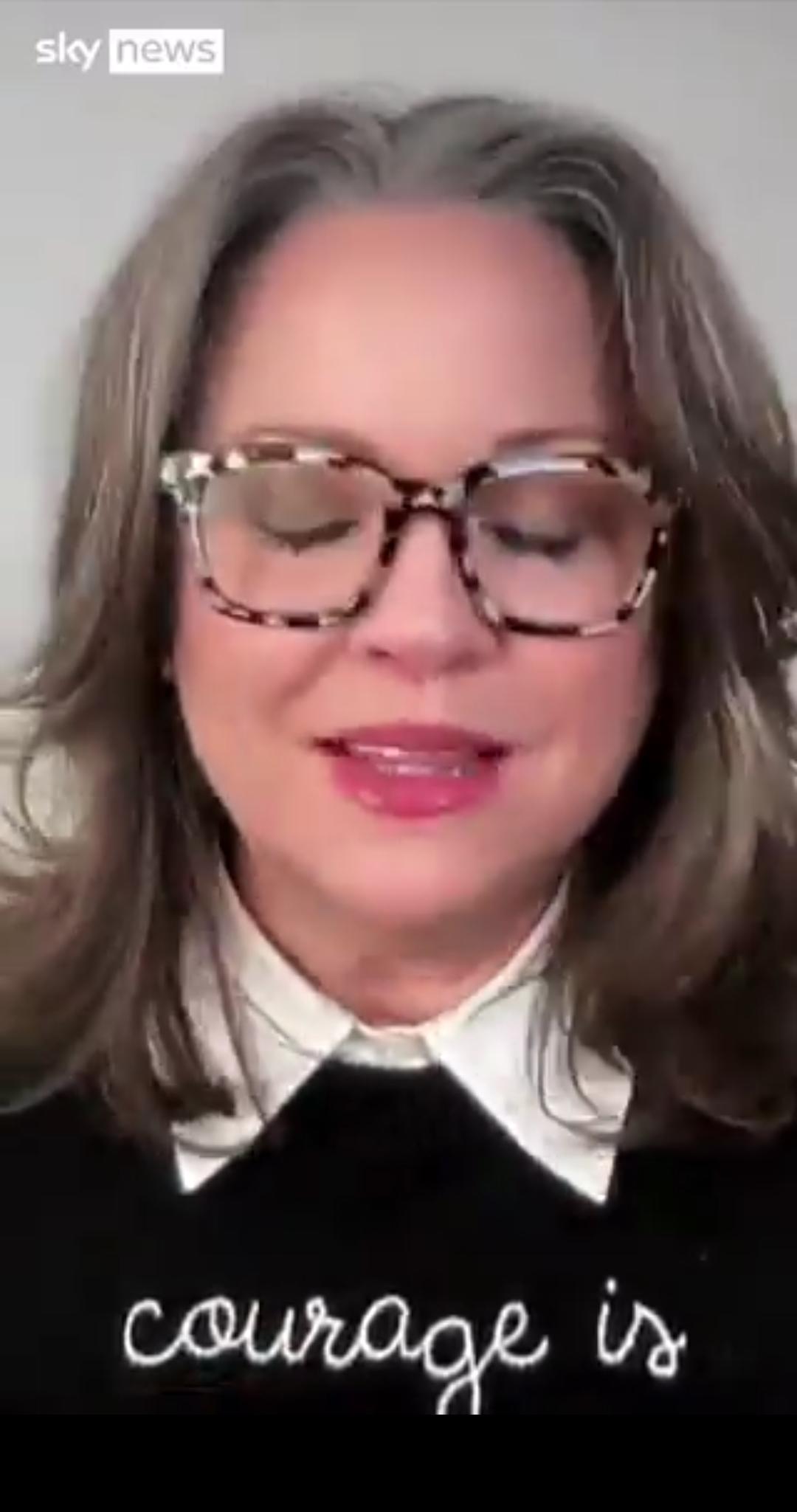 新闻快讯——最新公布的爱泼斯坦相关文件中，有多页内容要么部分编辑，要么完全涂黑。