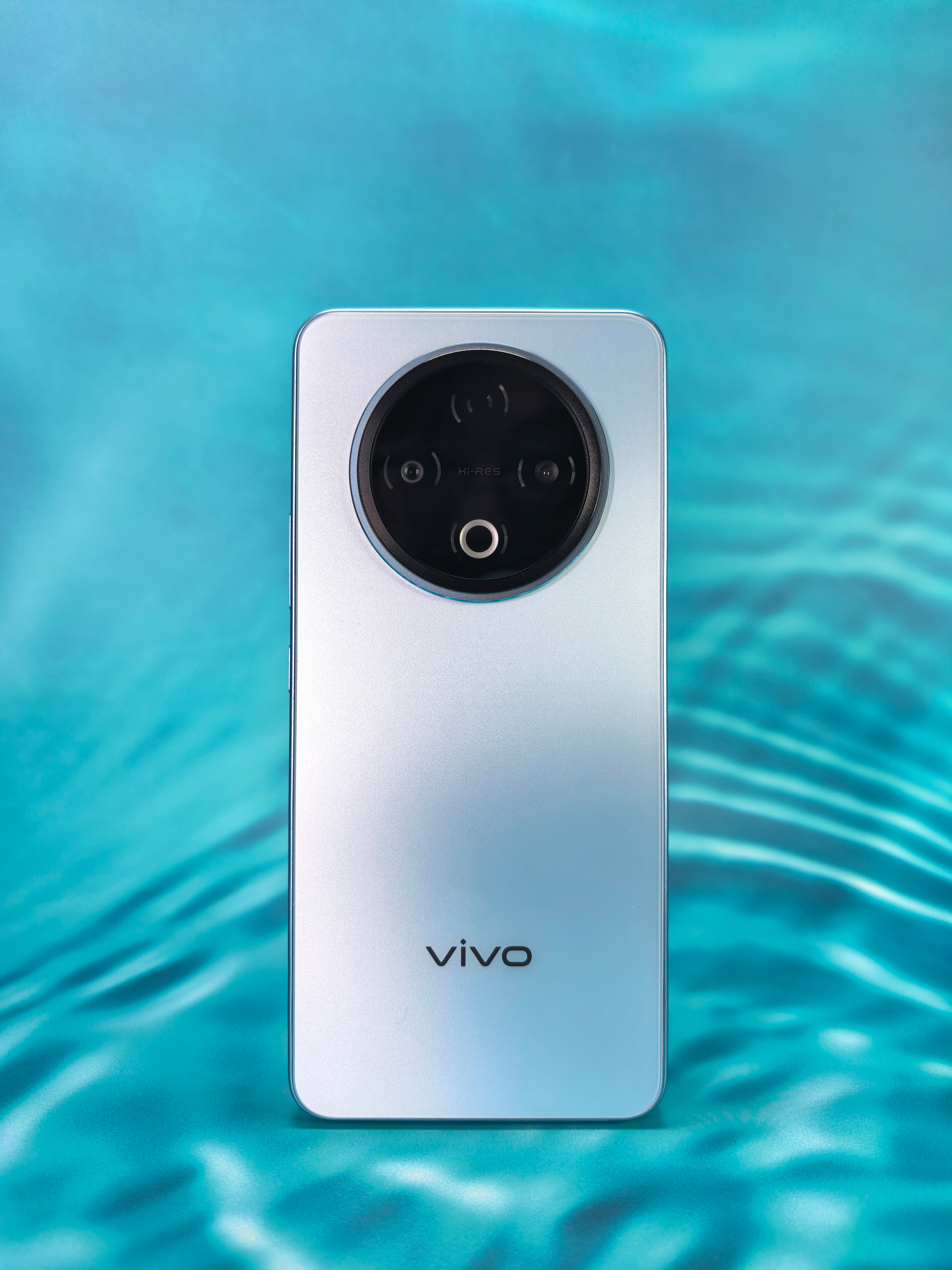这段时间用vivo Y500下来🌿续航是真的省心，日常出门完全不用揣充电宝，防