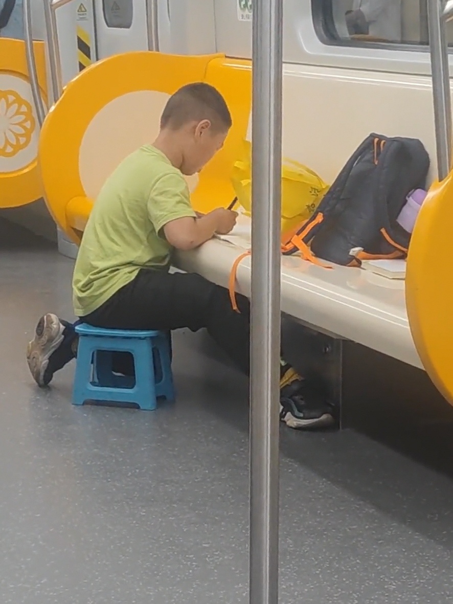 强者从不抱怨环境 ​​​