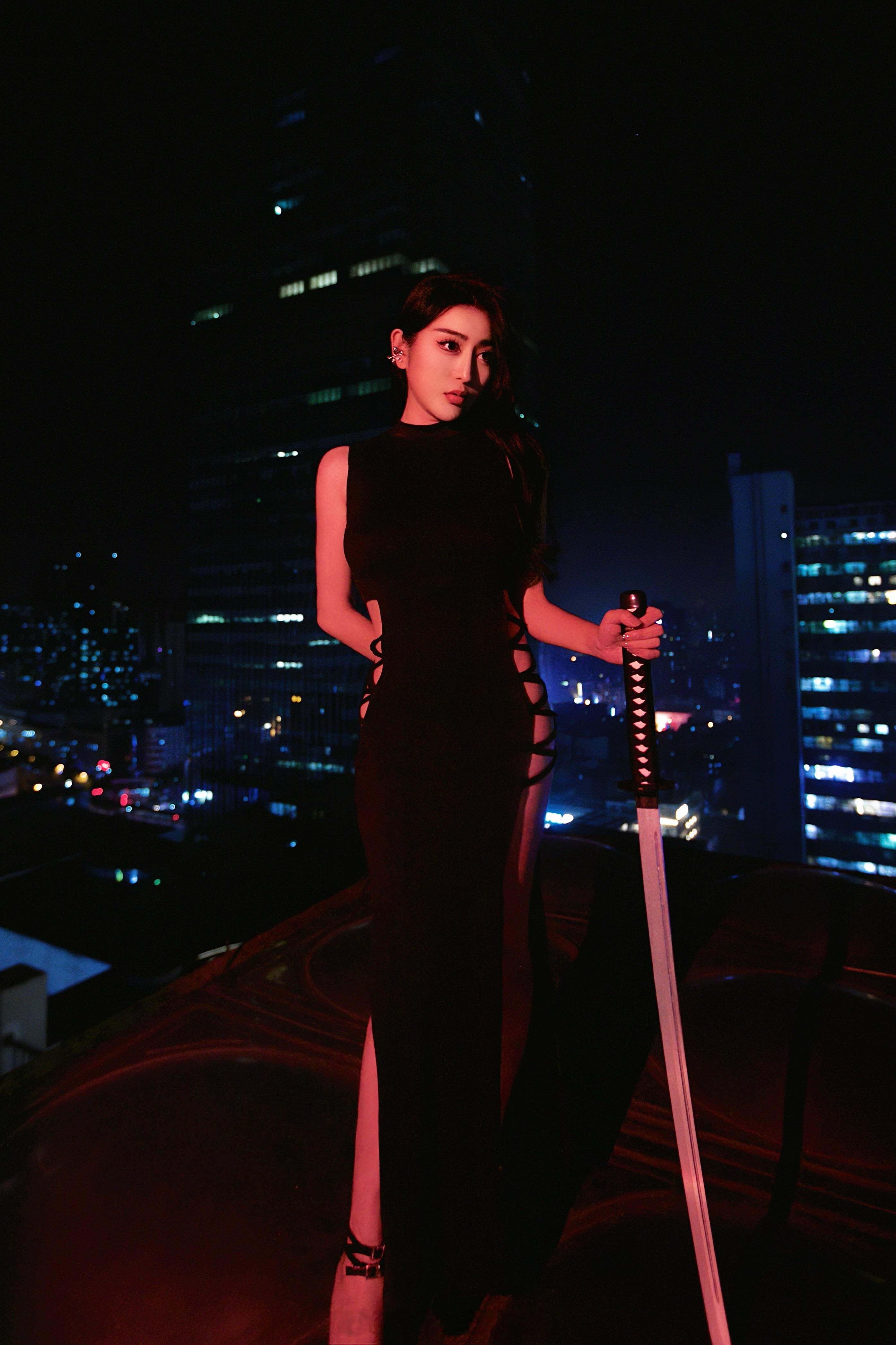 性感是一种感觉…📸长沙街拍长沙旅拍长沙拍照情绪片长沙机车约拍长沙写真女武士写真