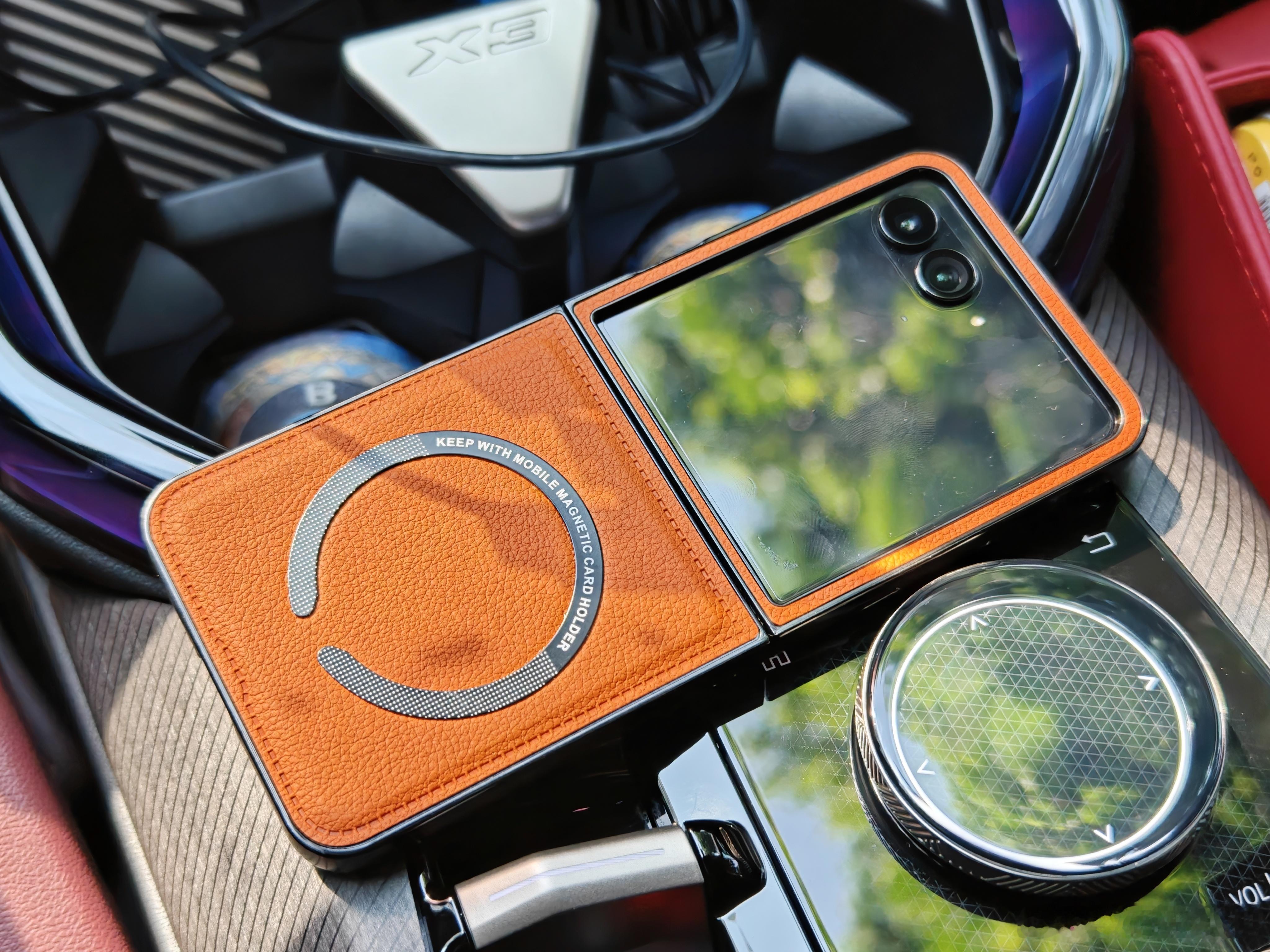 Motorola[超话] 给razr60 Ultra换了个磁吸壳，还挺好用的[无