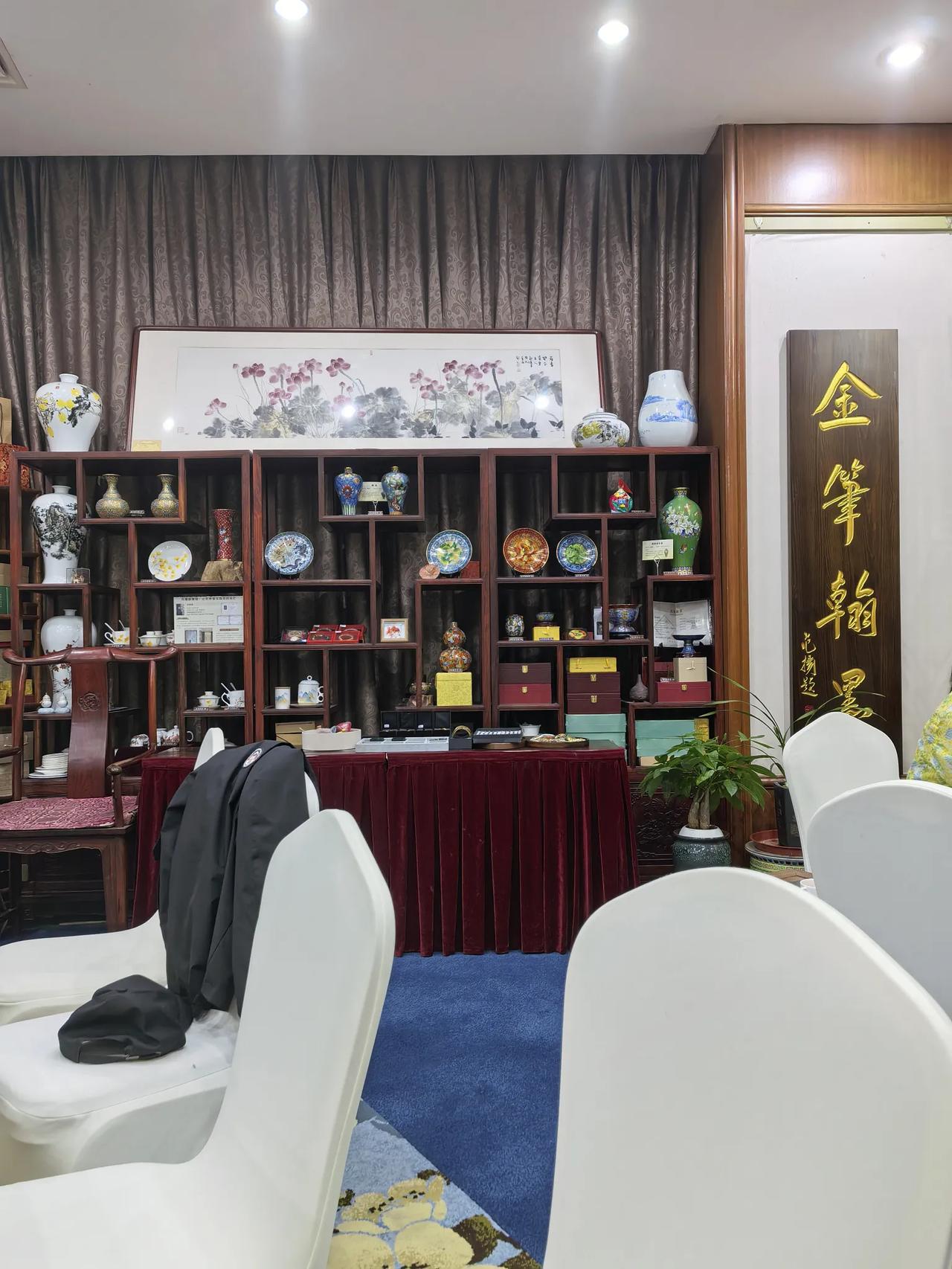 健康小常识：“小葵花妈妈课堂开课了——孩子咳嗽老不好，多半是肺热。”

这句广告