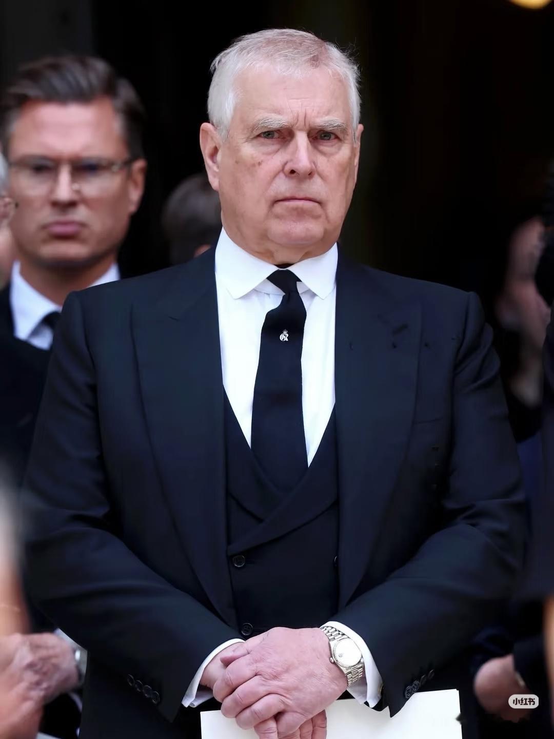 英国前王子安德鲁被捕英媒称安德鲁王子被警方带走调查⚠️据英国媒体报道，安德鲁王子