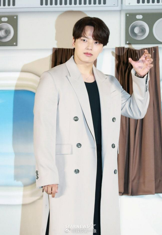 吕珍九12月15日入伍 演员吕珍九确认将于12月15日入伍，服役约1年6个月。 