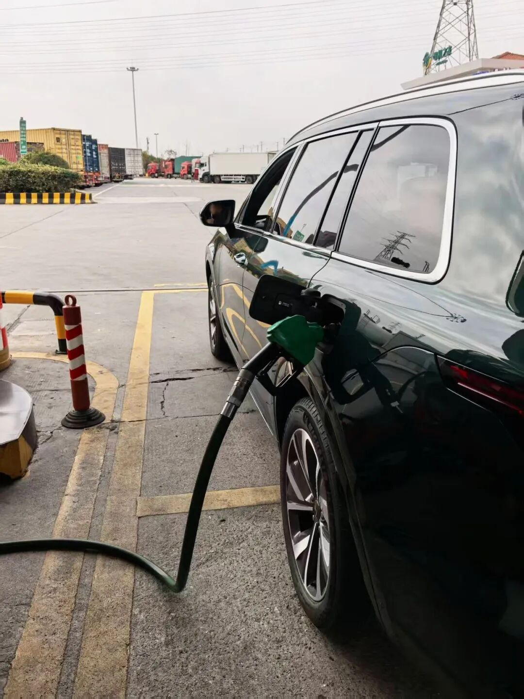 #新能源汽车充电涨价潮来了吗#【“以前充一次50元，现在要80多元”，充电桩涨价