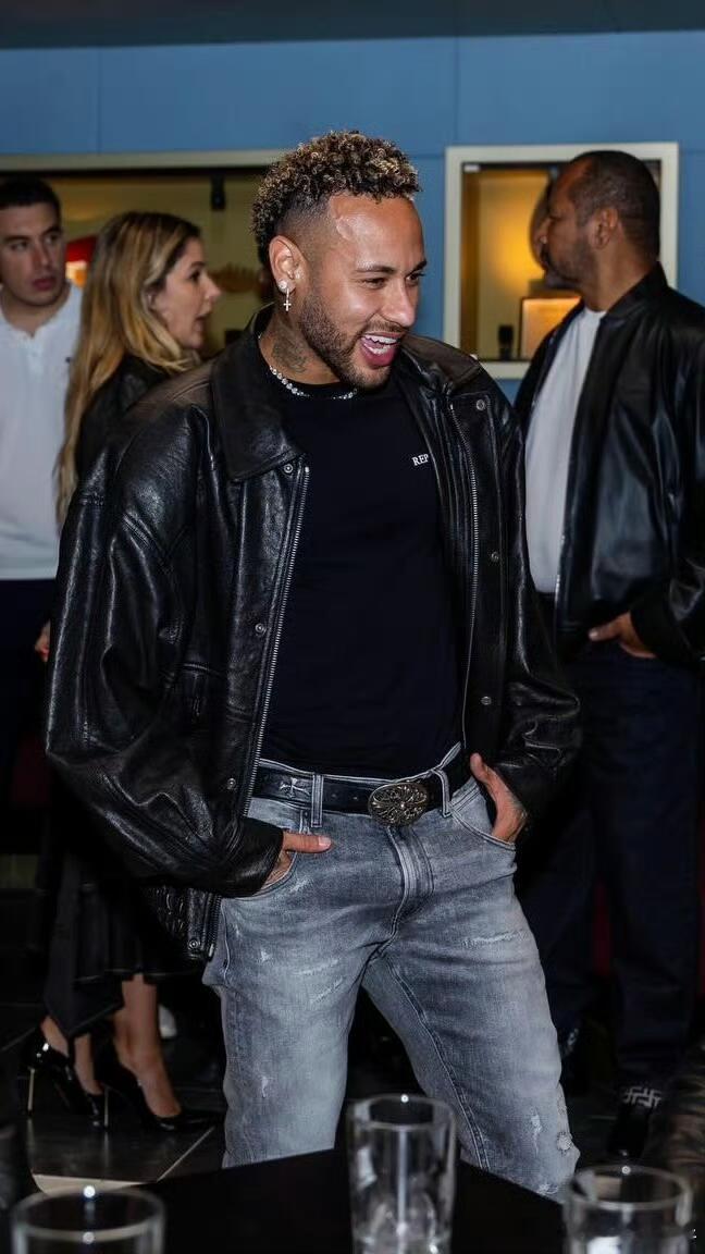 哦哟！周末很愉快看点帅帅的内马 