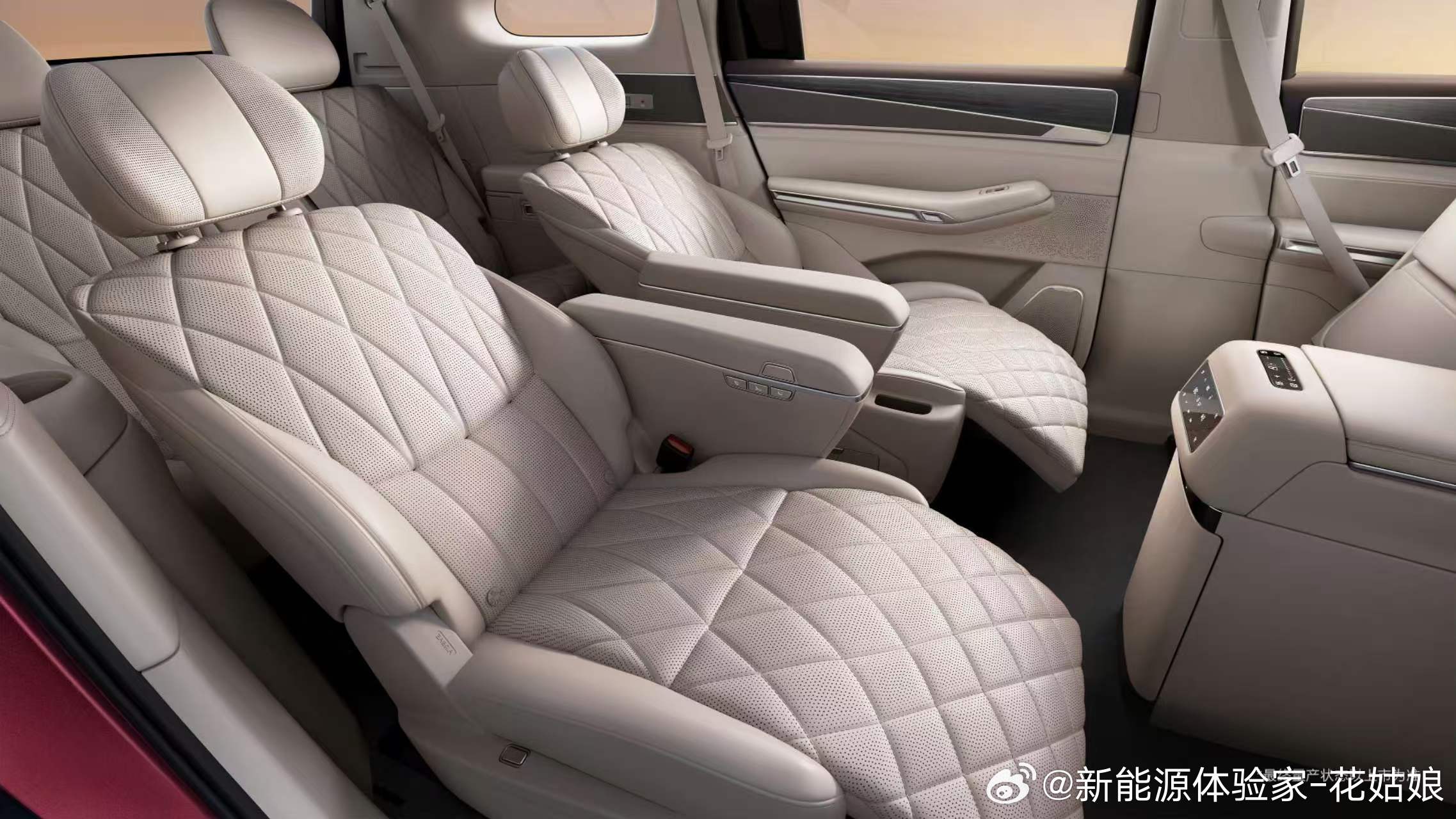 2+2+3布局的大型SUV，比亚迪大唐和蔚来ES9出来走两步2+2+3布局的核心