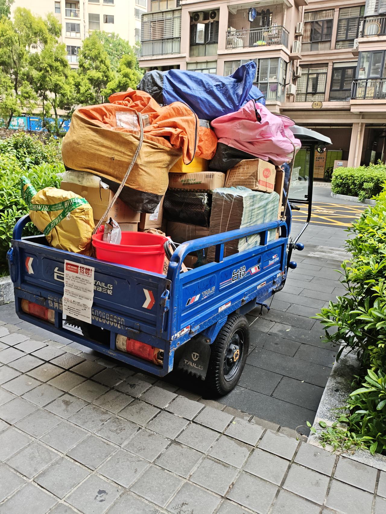 真心话茶局618，买买买，这几天我们家每天有快递，昨天下午下楼去取快递，正好又有
