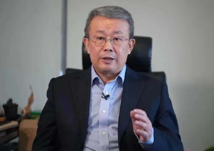 这可就耐人寻味了！咱们国内有些法律专家，总挂在嘴边说要“向美国学习”，可一提到美