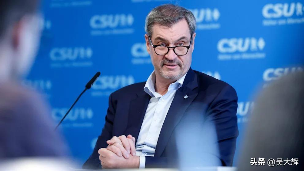 巴伐利亚州州长提议建造新型核反应堆

巴伐利亚州州长、基社盟主席马库斯·泽德主张