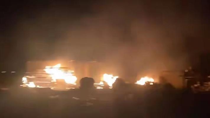 正式开打！今天巴基斯坦正式宣战。

2 月 27 日凌晨，阿富汗首都喀布尔突然传