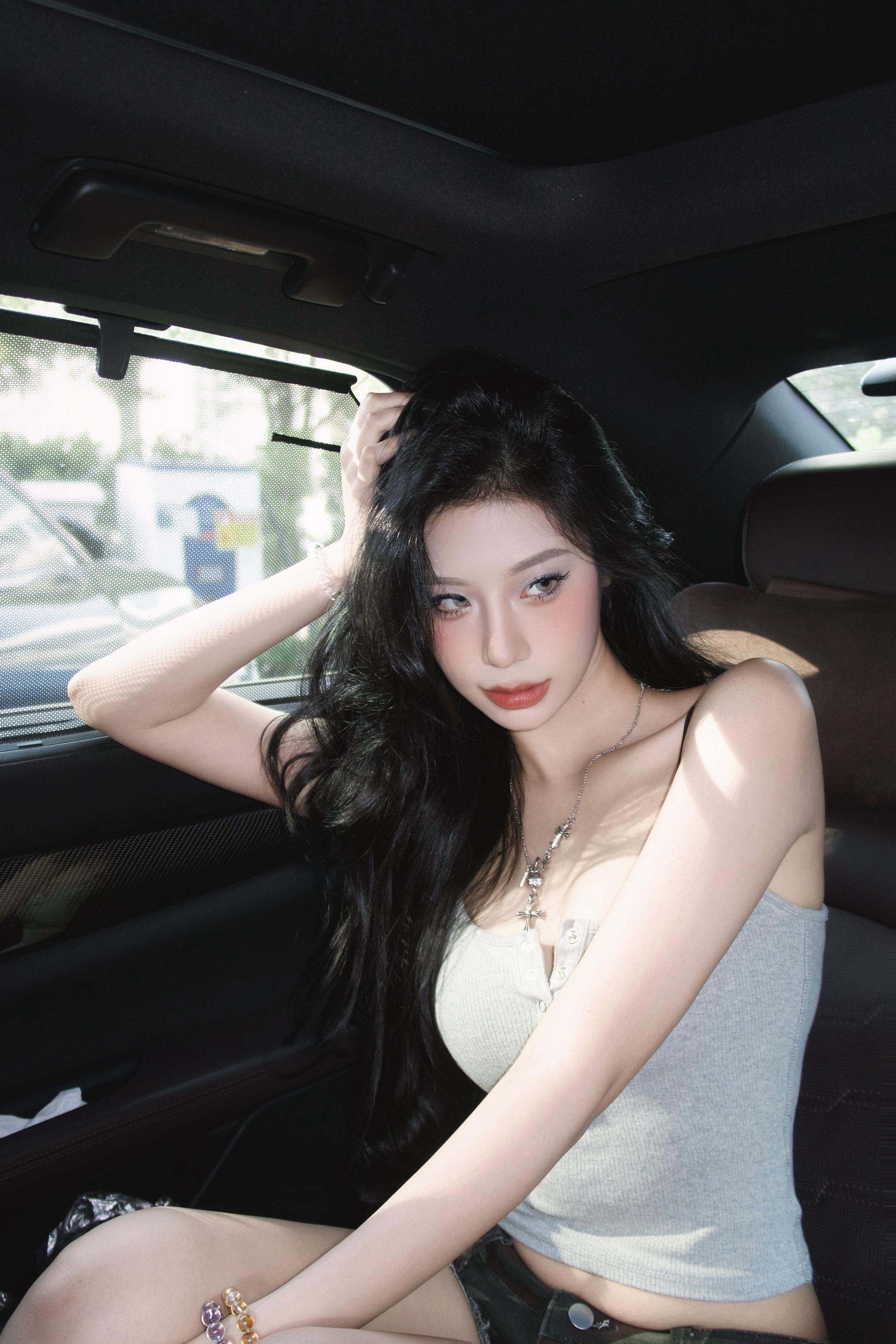 美丽女人从不会讨厌我 她们只会爱上我。