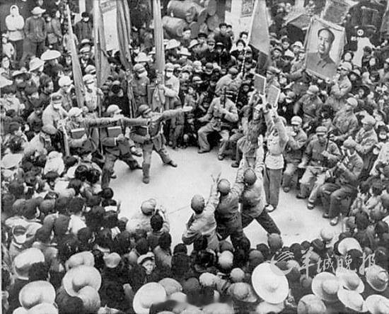 张琪：书祸这是发生在那个荒唐的年代里一个含着淡淡苦涩的往事。　　“文化大革命”刚