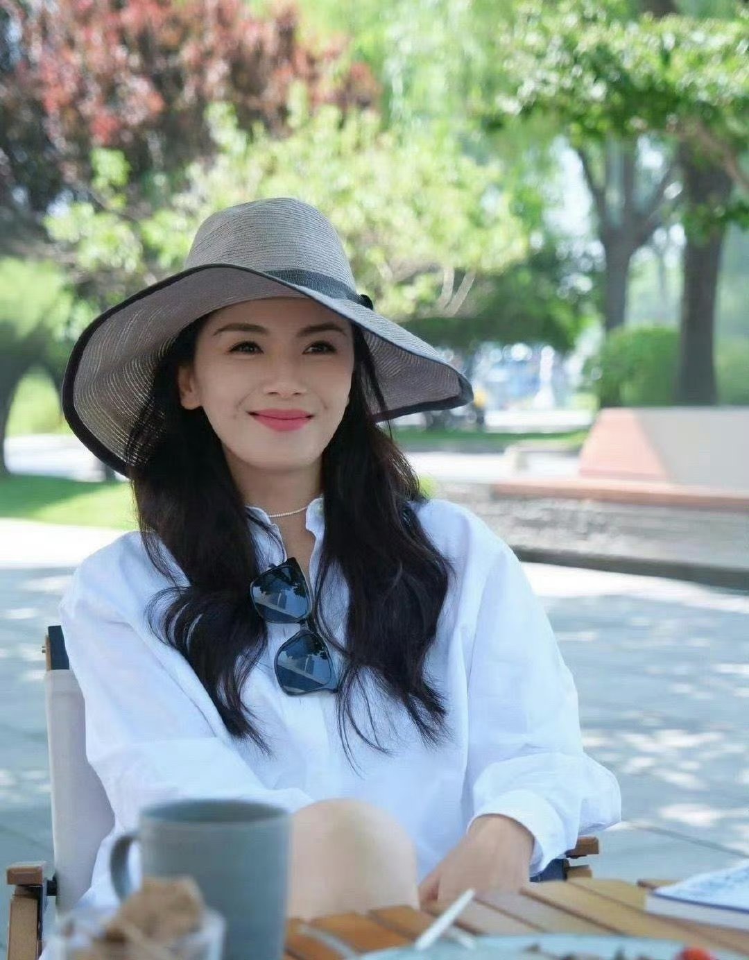 46岁的刘涛状态太绝了，白嫩的皮肤看上去像26岁 ​​​