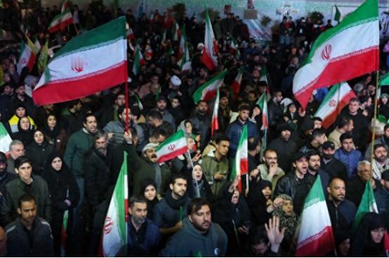 美伊刚签完两周停火协议，美国副总统万斯就直接放狠话，明着警告伊朗，特朗普没多少耐