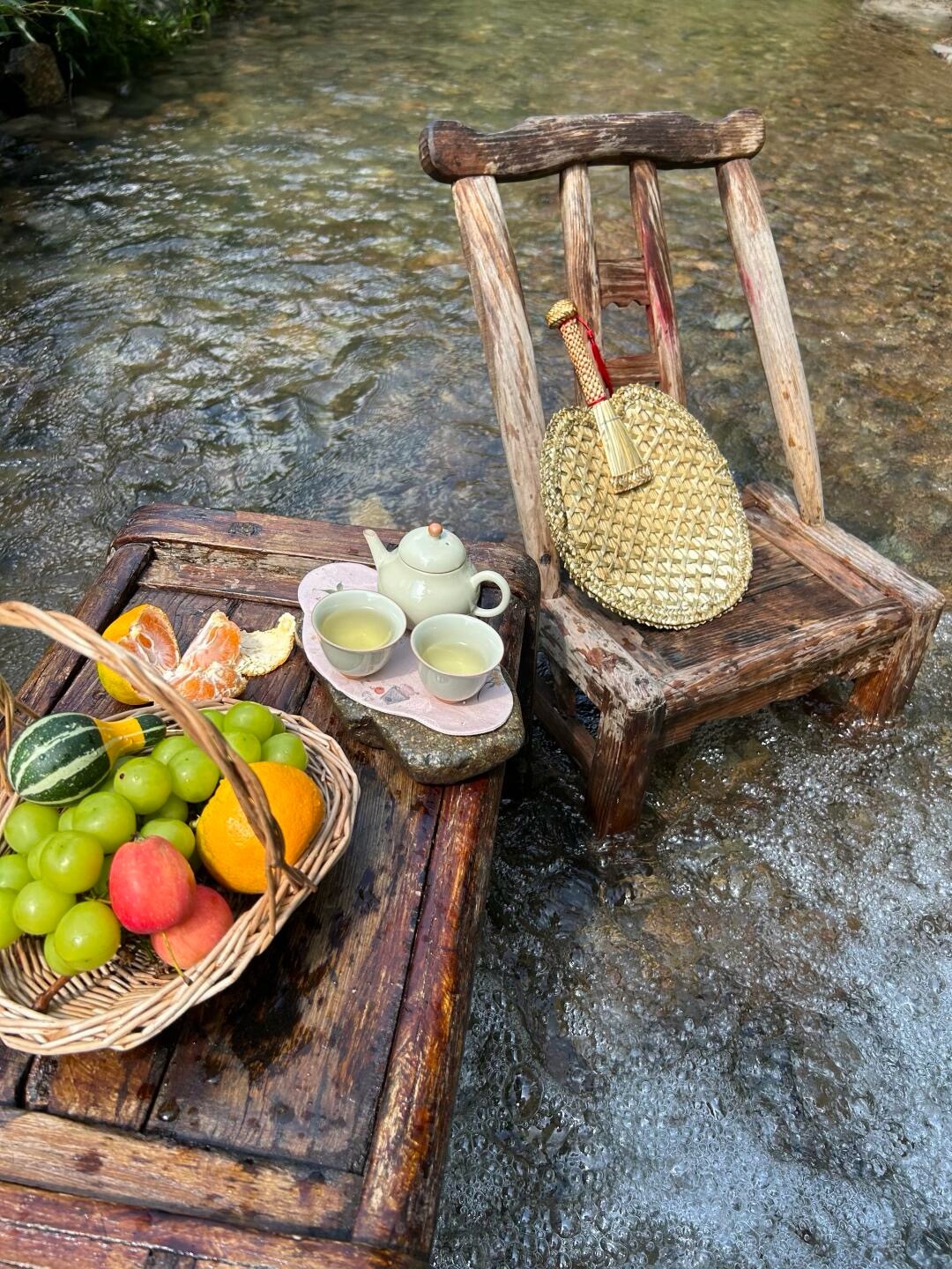 AH股我暂时不考虑做，市场超跌反弹难度比较大，年末保守点了，这样能剩多点利润过年