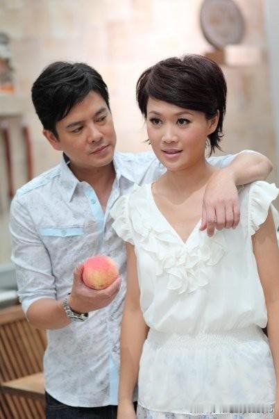 婚姻，本身就是凑合着过日子。恋爱，就是寻求自愿合拍之人。
搭伙，就是你出米我出锅