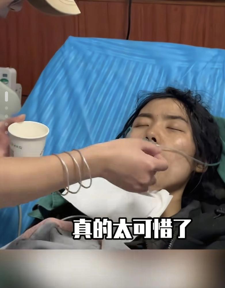 冷美人因为晕倒而被动退赛，也恰巧是她的参赛第二次生理期来临前。那么同样的条件，男