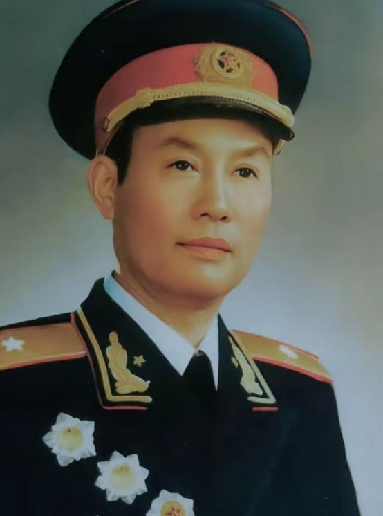 1937年初甘肃倪家营子，马家军旅长马禄望着被俘的红军参谋长黄鹄显，做出了一个改