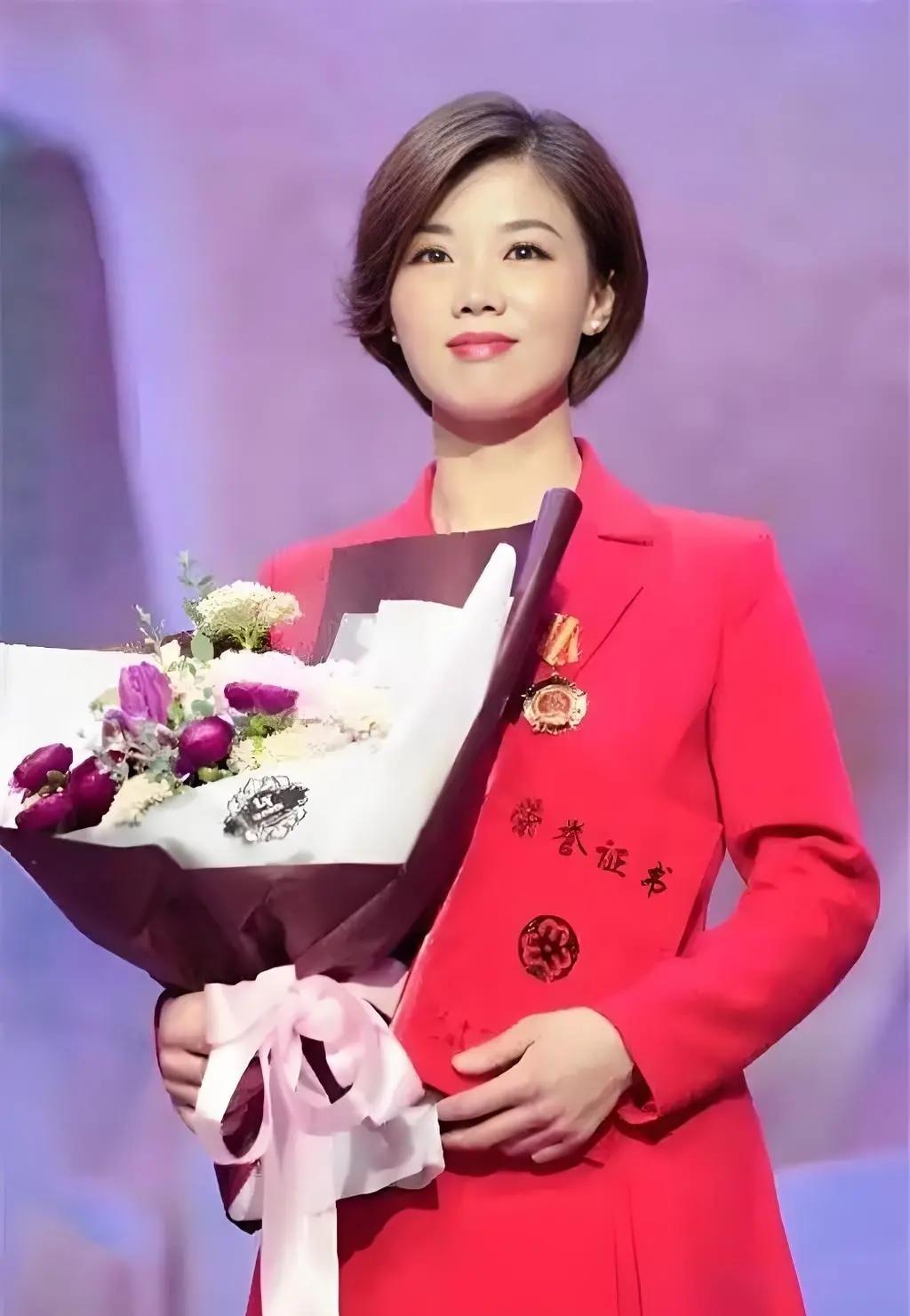 彭艳，1982年6月生于山东临沂，上海大学未来技术学院院长、无人艇工程研究院院长