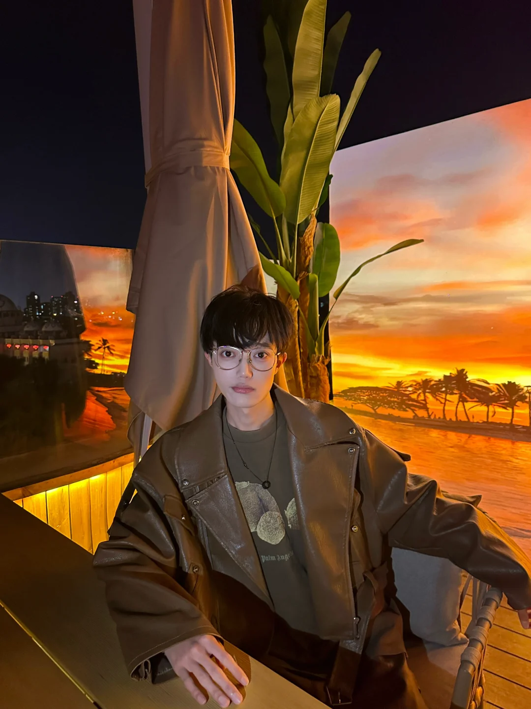 呼和浩特｜顶楼民谣酒吧，在繁星下听歌喝酒！