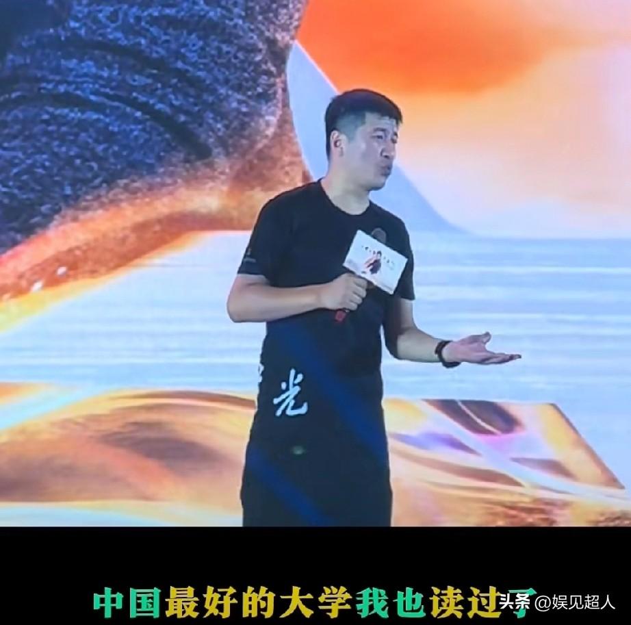 张雪峰的一生，真的活透了！
 
张雪峰曾说："要是哪天我不在了，回头看这辈子，我