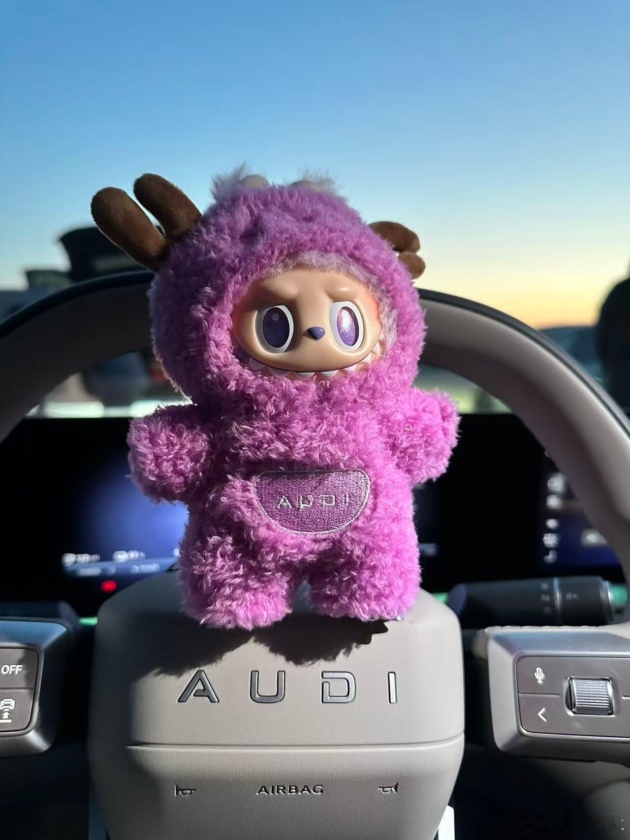 出道即巅峰的奥迪E5 Sportback拿下了‘2026 CCOY年度车’大奖！