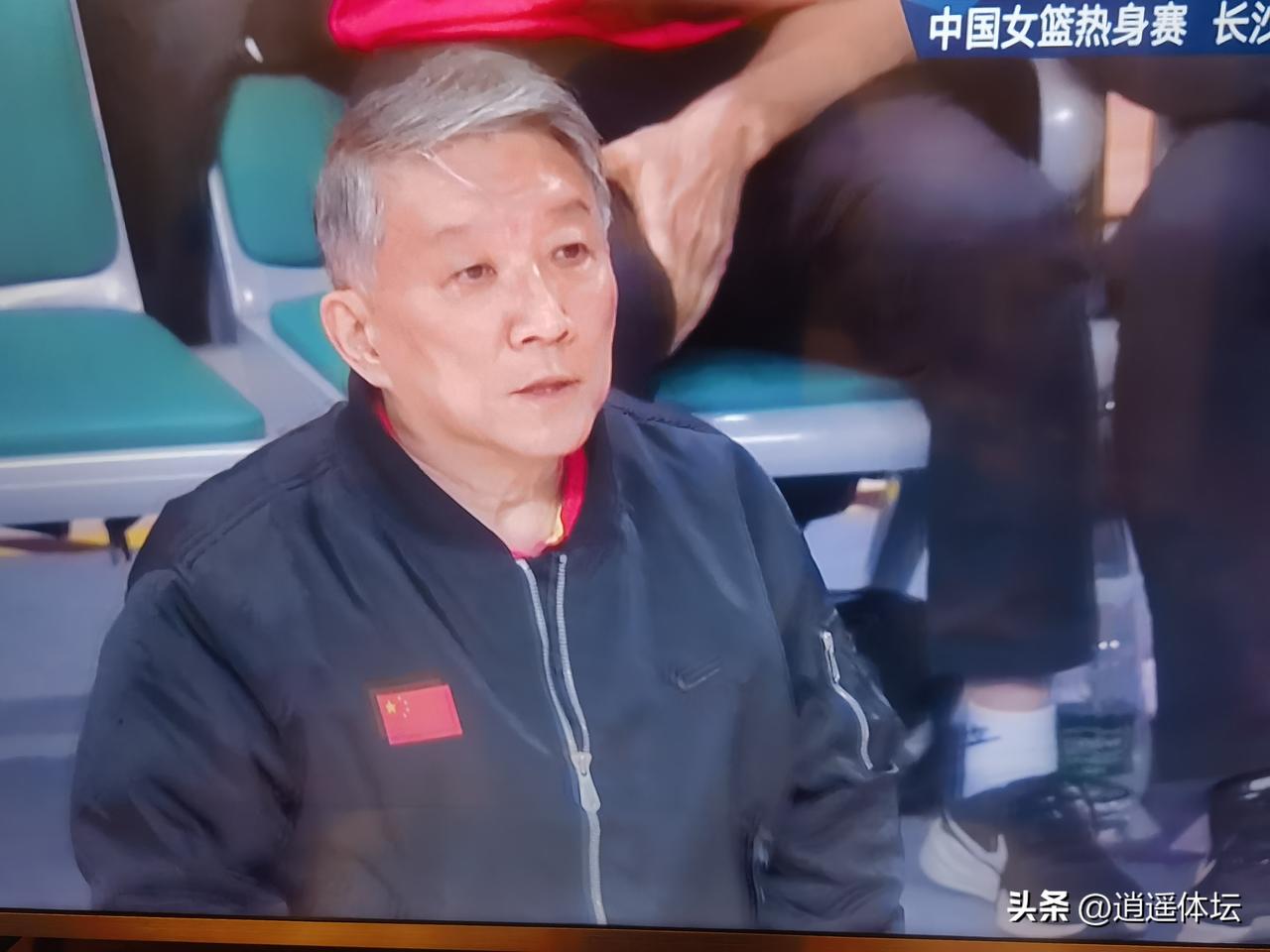 中国女篮热身赛，长沙站对阵巴西女篮，没想到一幕出现了！中国女篮领先20多分的情况