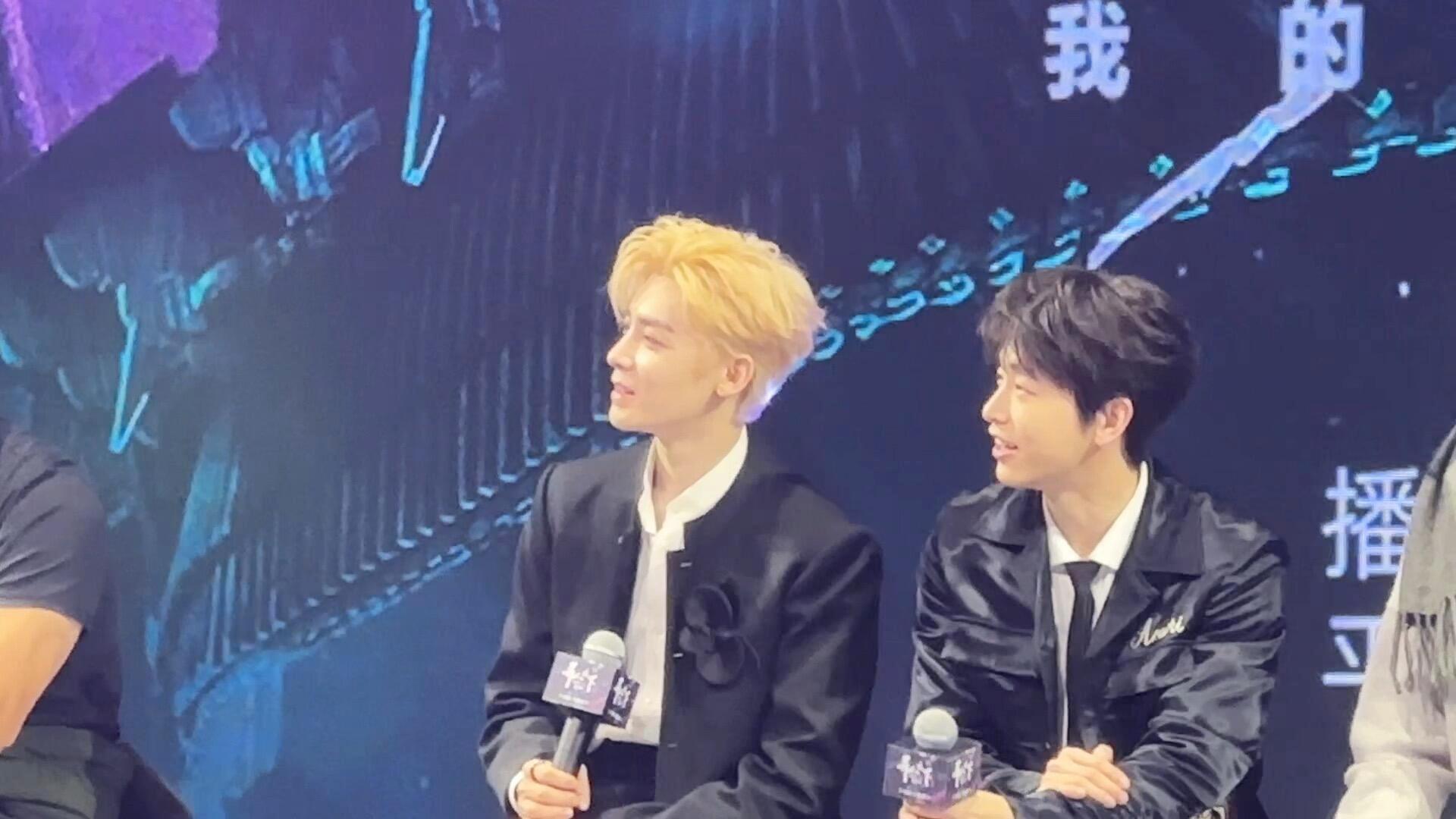 异人之下2首映礼 侯明昊震惊我一脸，真人漫撕男，简直真人小王子！文淇女儿特别可爱