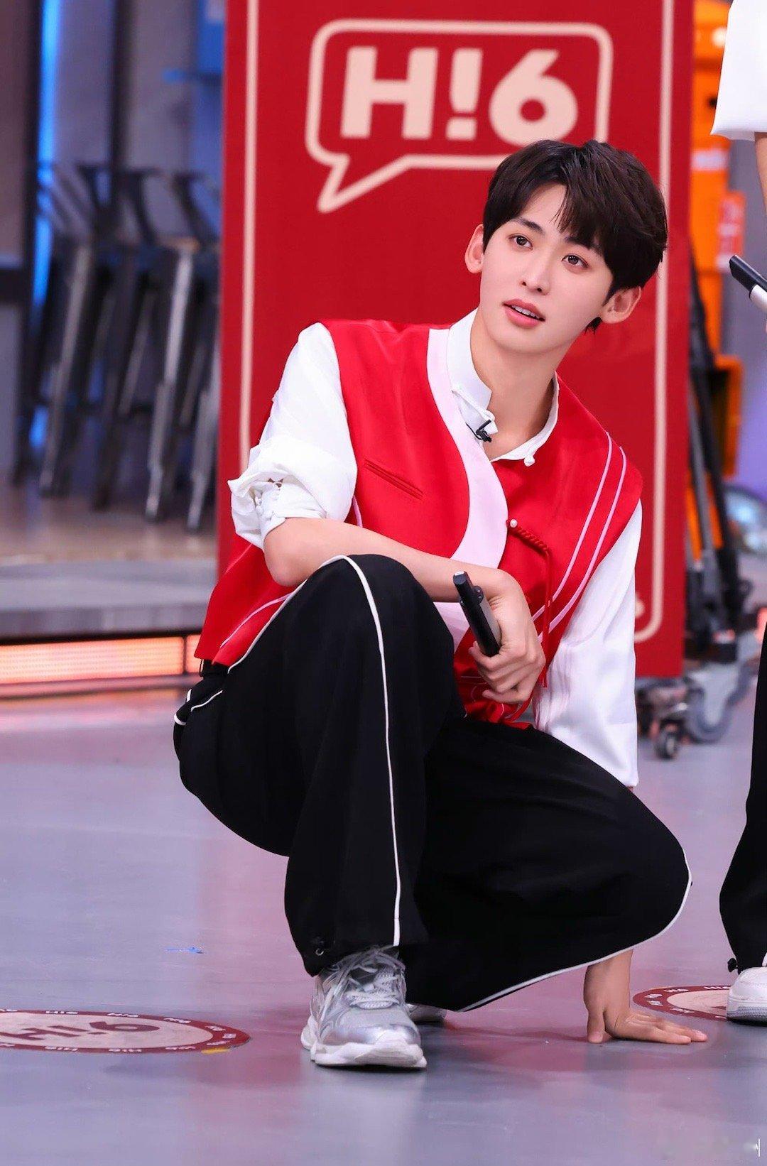 唐九洲cha了依赖摇唐九洲cha舞狂徒你好星期六 谁能拒绝唐九洲的依赖摇？全程放