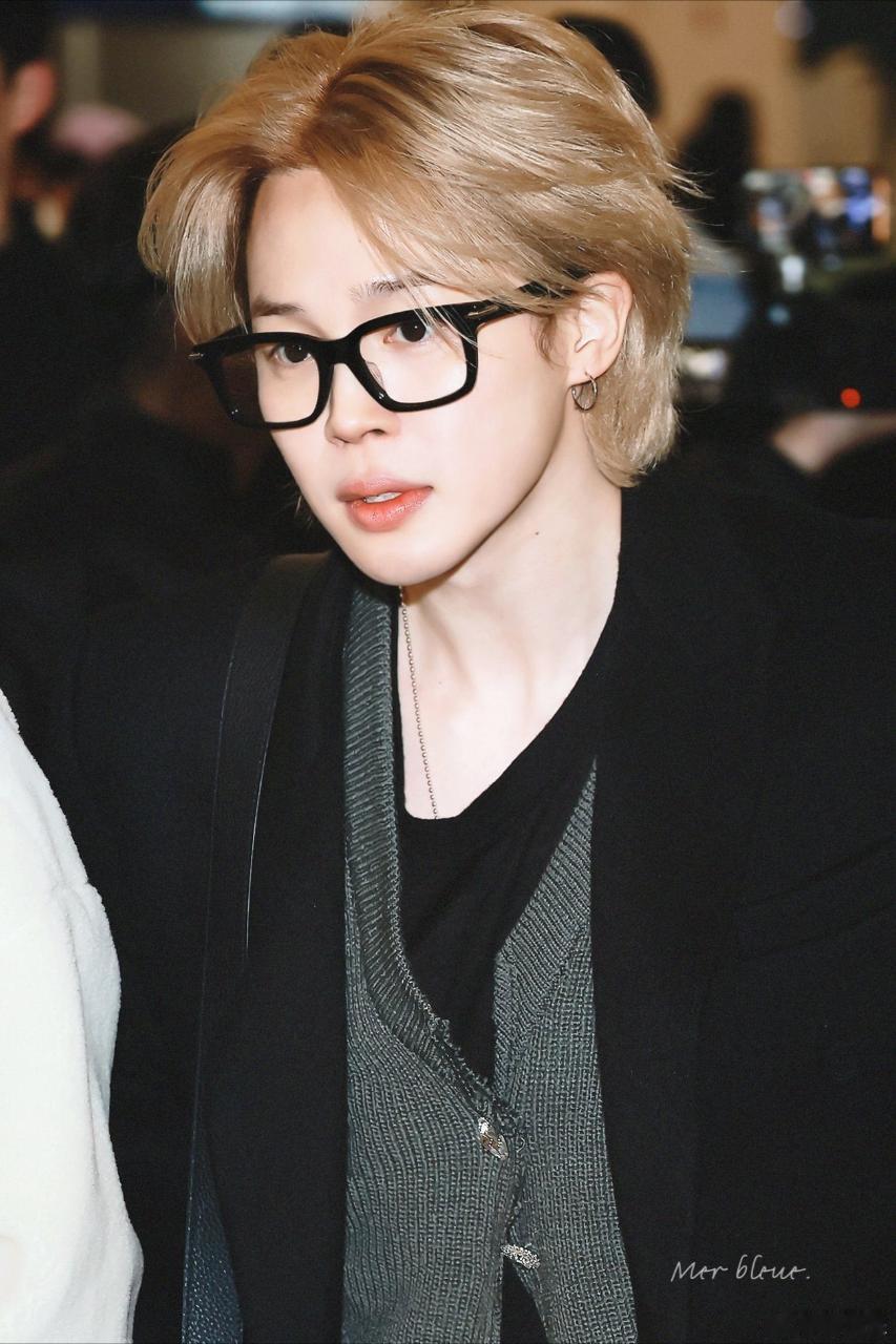 朴智旻拥有486000名粉丝的巴黎欧莱雅美国官方推特账号回复了一位粉丝关于智旻的