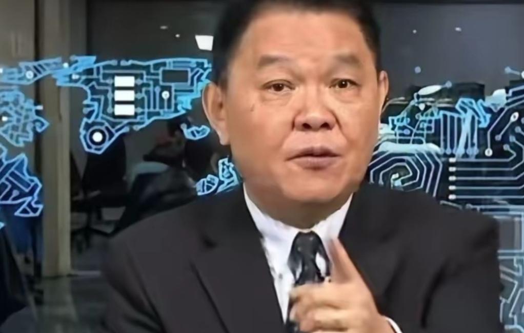 这两天台湾那边一个叫黄征辉的退役舰长上了电视，一上来就火力全开，直接把两岸议题讲