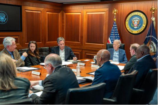 全网传得有板有眼的美伊会谈，居然是一场彻头彻尾的乌龙，更让人疑惑的是，大使发了消