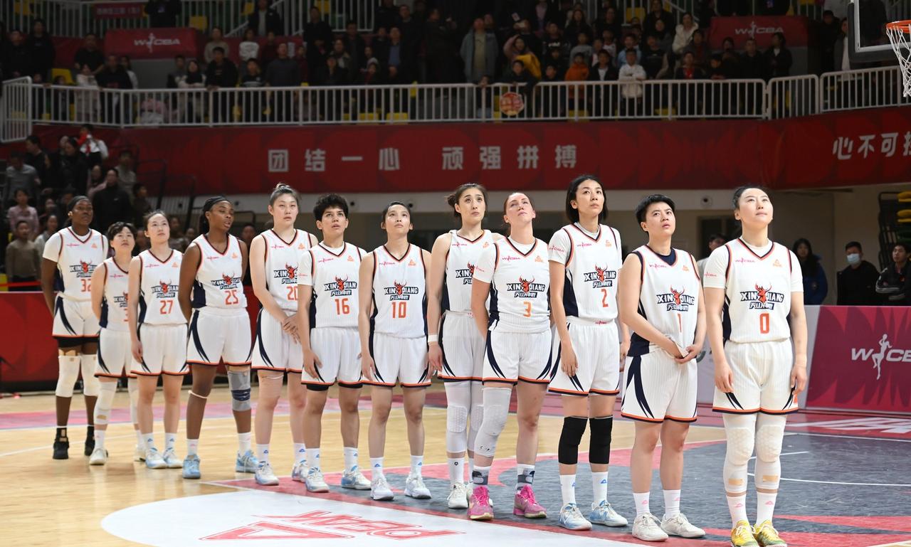 新疆女篮才是本赛季常规赛的黑马

这个是我个人看法，其实在赛季初期我觉得武汉女篮