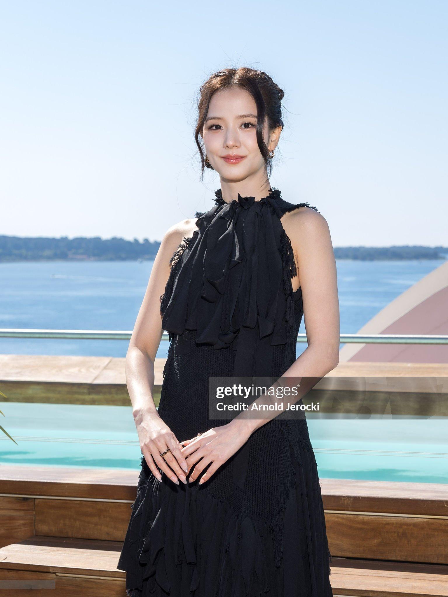 260424 金智秀出席戛纳国际电视剧节官方媒体见面会G社生图📸天呢这张脸权威