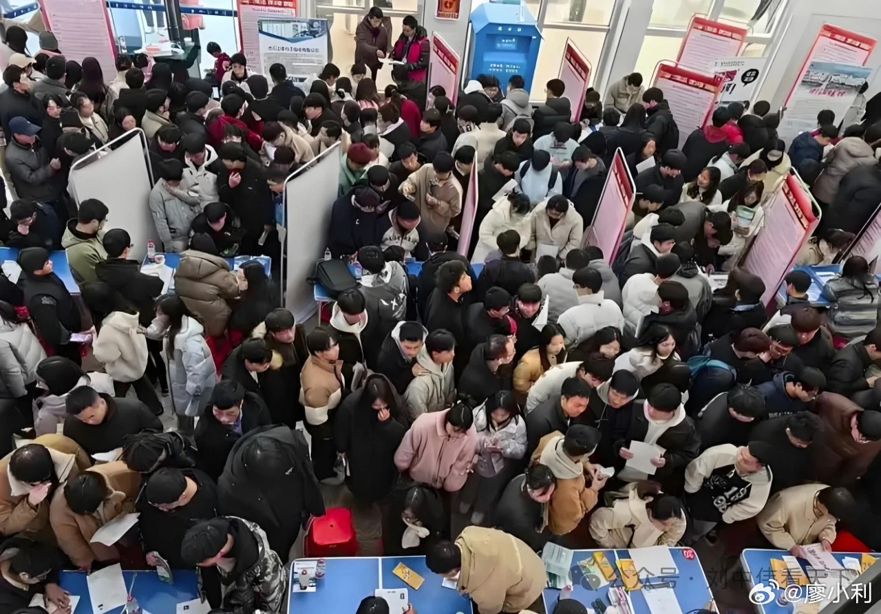 我的春招故事相对秋招，春招岗位要少很多，建议别死磕头部大厂，多看看补录和独角兽，