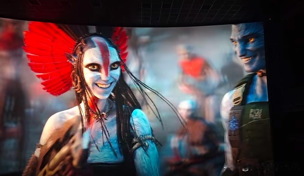 该亲的不亲 不该亲的乱亲
P1我真的磕到了 ，虽然她谈恋爱就降智，刚出场的时候真