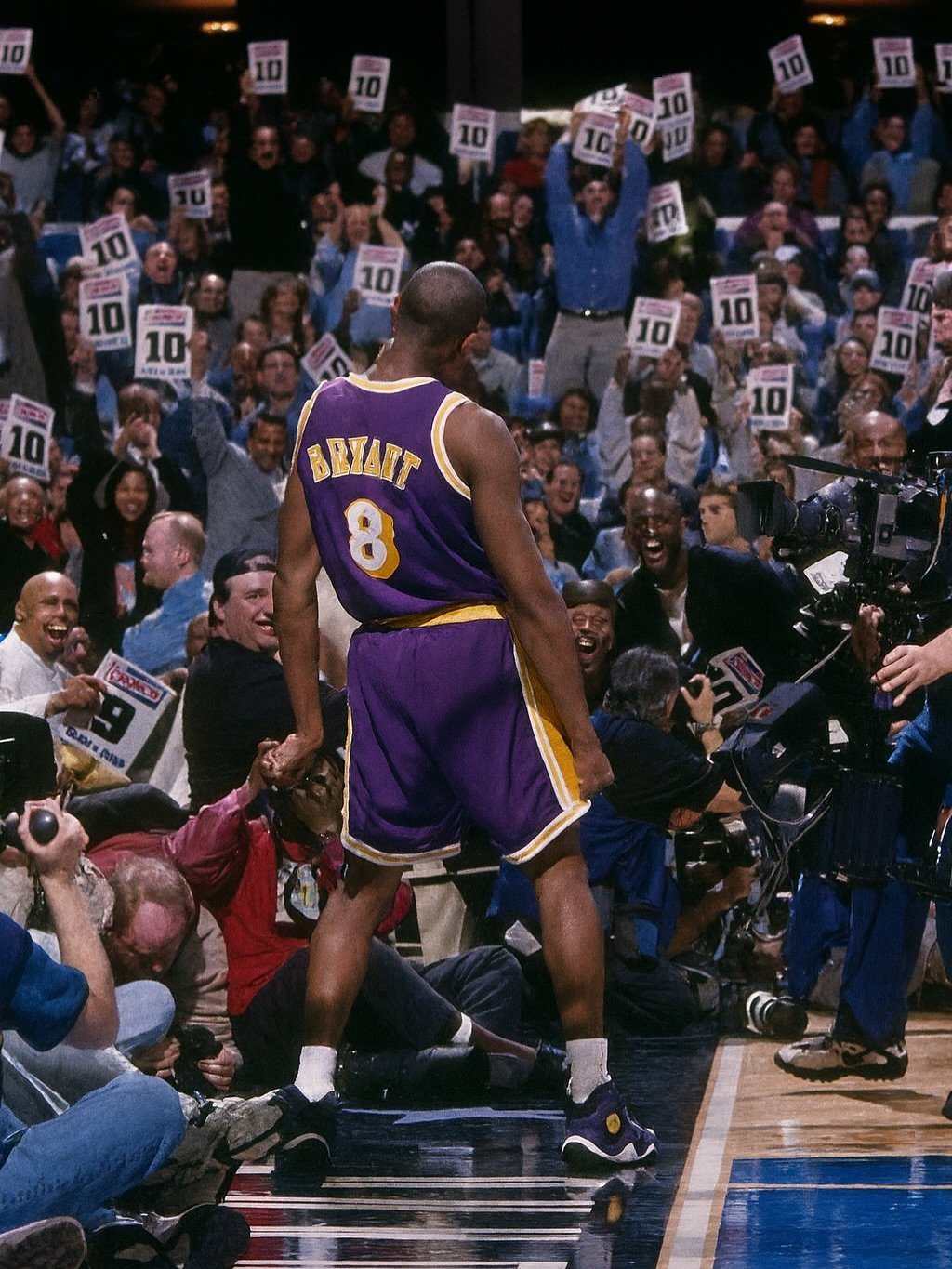 那一年扣篮大赛中的科比。 