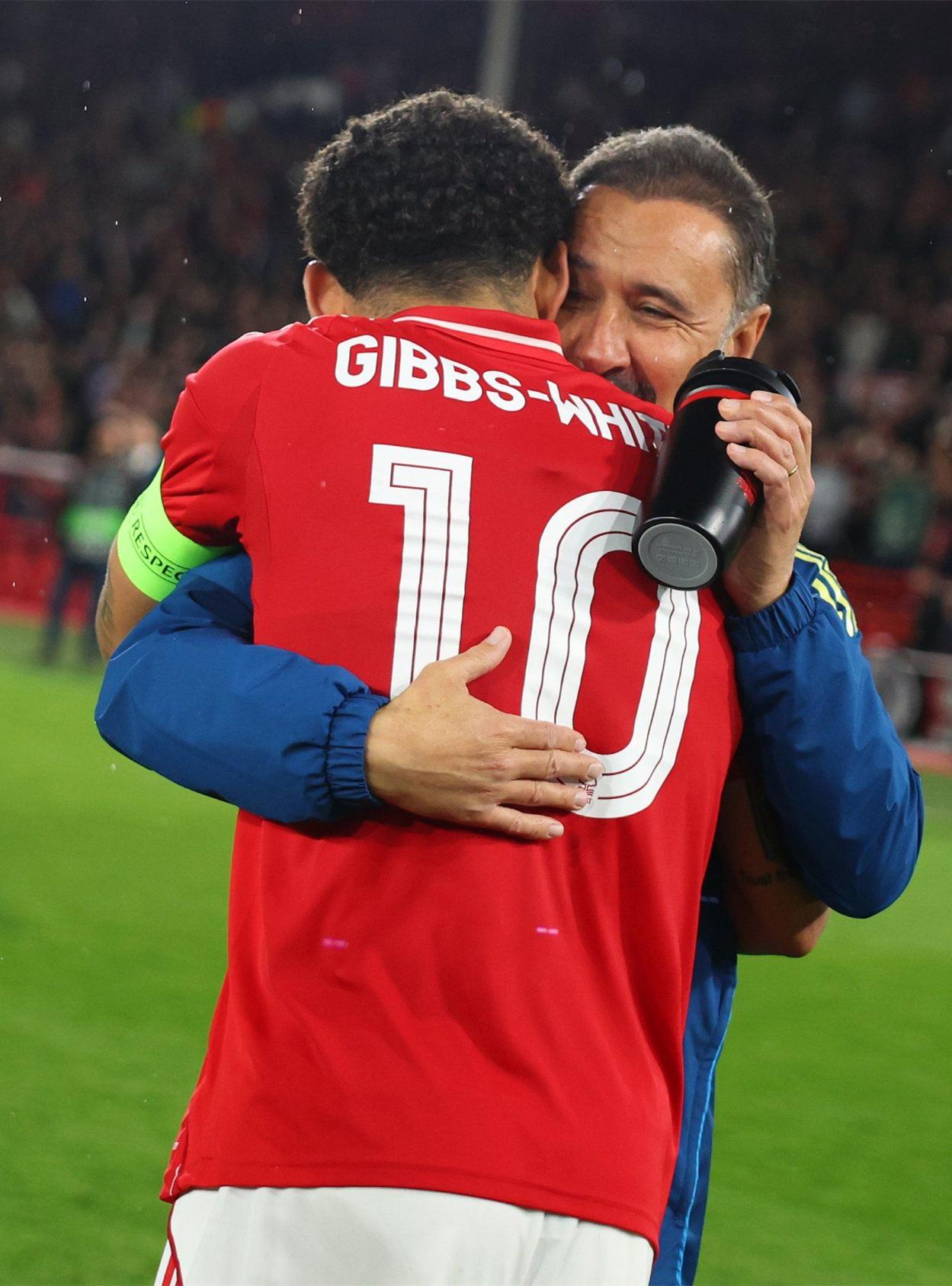 森林击败波尔图，也杀入了欧联杯四强。再次说明了，上赛季热刺拿到欧联杯冠军，纯粹是