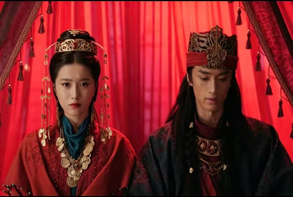 冰湖重生结局争议 曾经的恩怨纠葛、并肩同行，最终都消散在风雪里，只留下残缺不全的