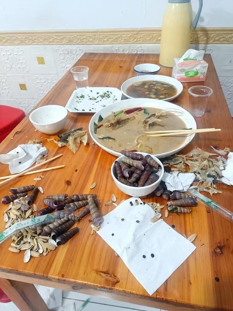 四人吃的真干净啊