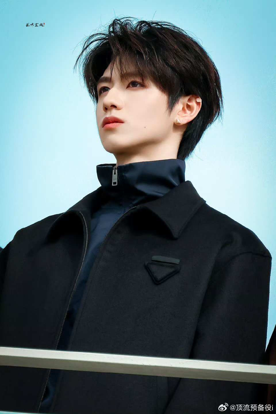 从朱志鑫身上看见了神相皮相和骨相的完美结合体无论正脸 侧脸还是随便哪个角度都无可